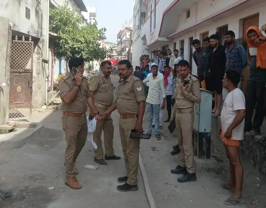 वाराणसी में गैस सिलेंडर ब्लास्ट, एक व्यक्ति गंभीर रूप से झुलसा