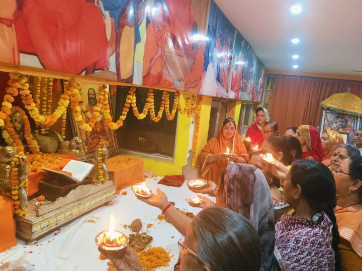 आदि शंकराचार्य जयंती पर विद्यामठ में हुए धार्मिक अनुष्ठान