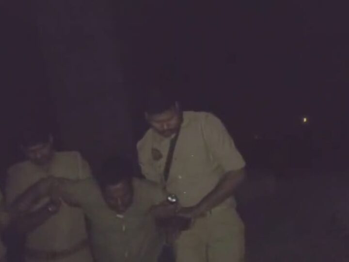 चंदौली : पुलिस मुठभेड़ में हिस्ट्रीशीटर  दोनों पैरों में लगी गोली