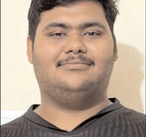 जौनपुर का मान बढ़ाया: विराट ने जेईई मेन्स में 97.69 परसेंटाइल हासिल किया