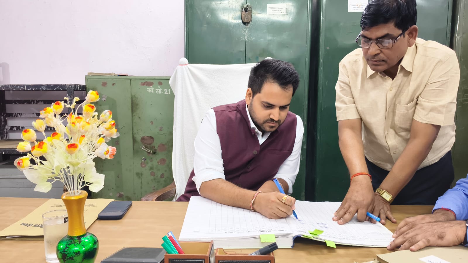 सोनभद्र में नए जिलाधिकारी का कार्यभार ग्रहण