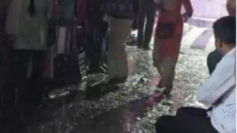 आगरा में ओलावृष्टि, कासगंज में भाई-बहन की मौत