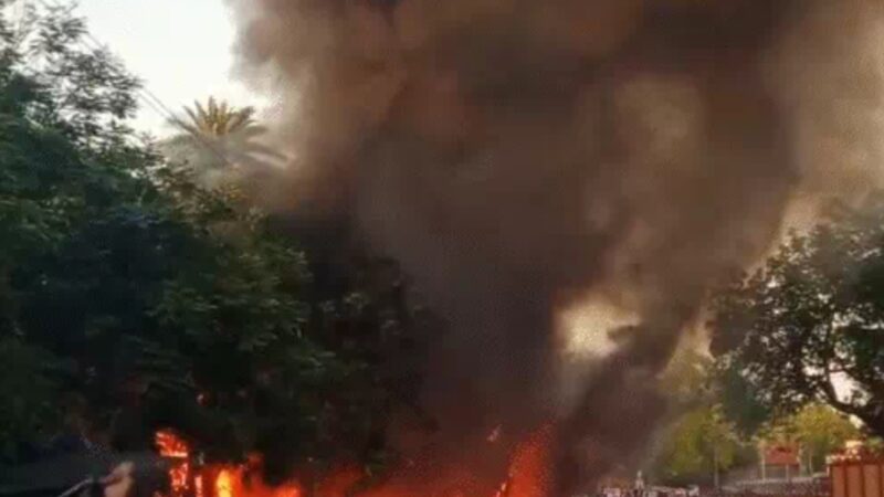 कानपुर में ऑर्डनेंस फैक्ट्री के पास भीषण आग: सिलेंडर फटे, 20 दुकानें खाक, कारोबारियों का लाखों का नुकसान