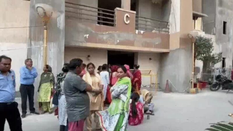 16वीं मंजिल से गिरकर युवती की मौत,