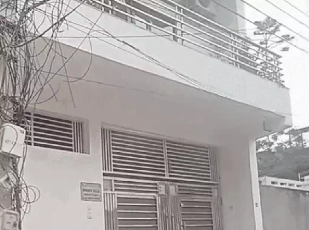 घरेलू कलह में मां ने ली मासूम की जान, खुद पर भी किया वार