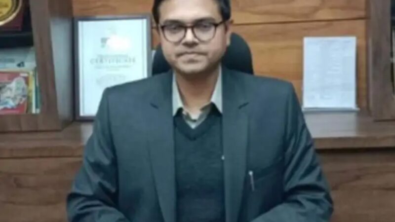 चंडीगढ़ में किताबों का संकट: ₹3.75 करोड़ खर्च के बावजूद 117 सरकारी स्कूलों में नहीं पहुंचीं NCERT पुस्तकें, 35 हजार छात्र प्रभावित