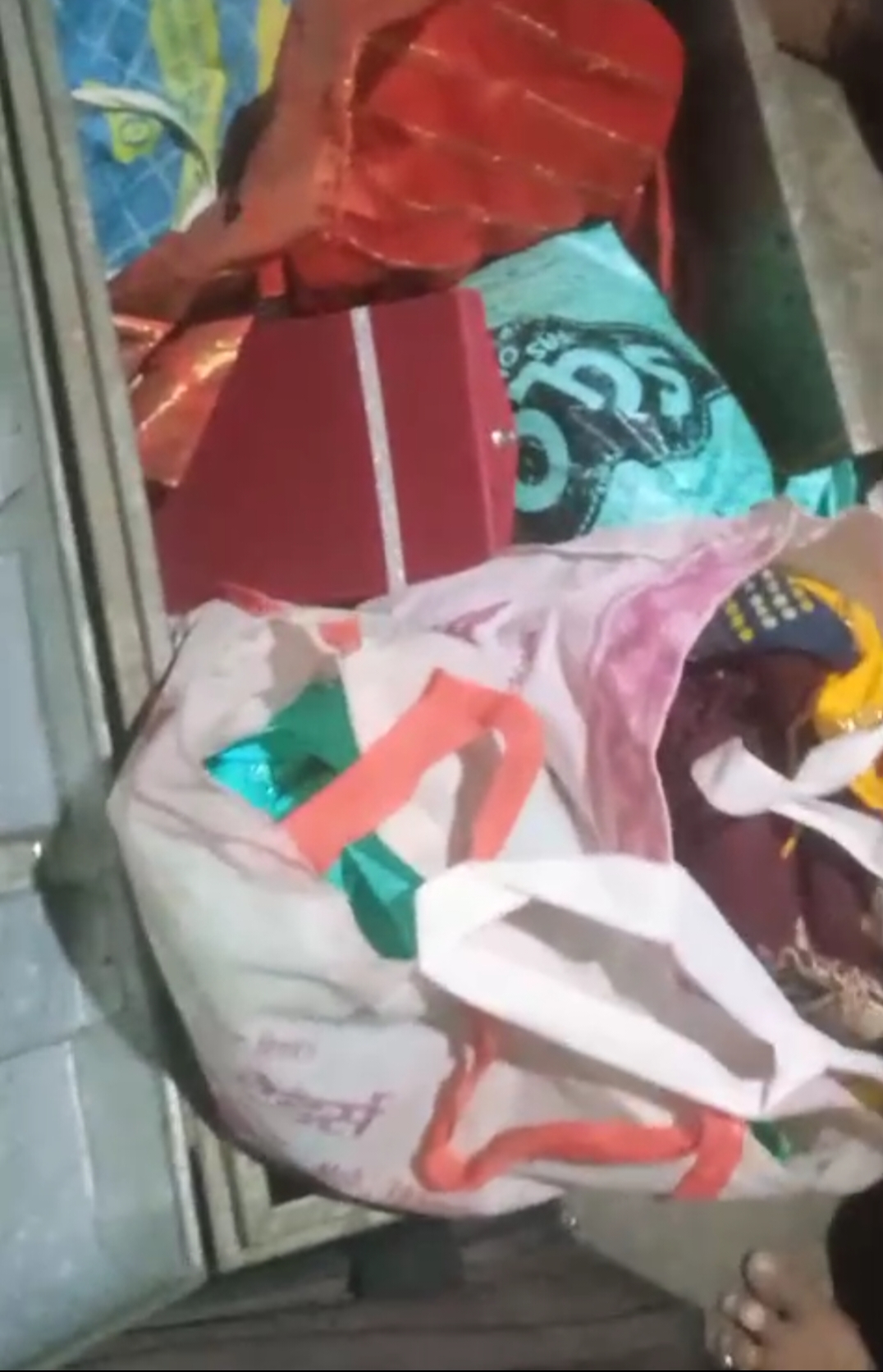 चौबेपुर में दिनदहाड़े ताला तोड़ चोरी: सोना-चांदी व 25 हजार ले भागे बदमाश