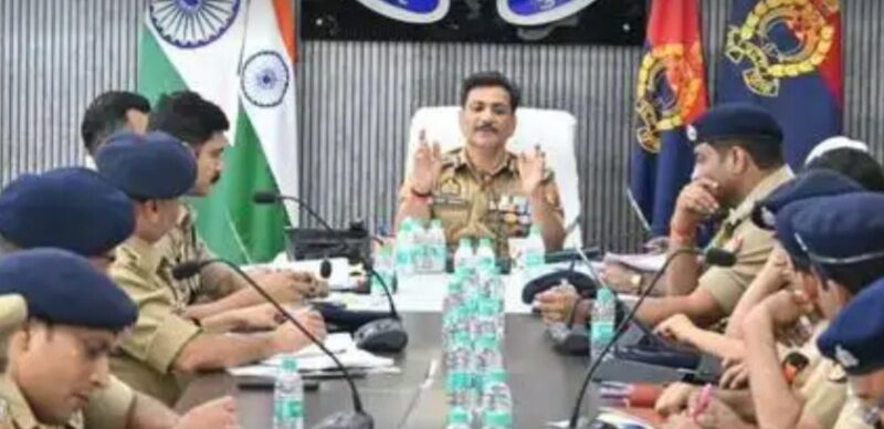 लंबित विवेचनाओं पर वाराणसी पुलिस कमिश्नर सख्त, 12 पुलिस अधिकारी निलंबित