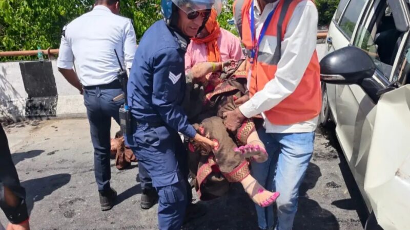 हरिद्वार में ट्रक से टकराई कार, सात लोग गंभीर घायल