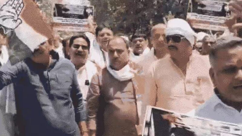 वाराणसी में स्मार्ट मीटर के विरोध में कांग्रेस का प्रदर्शन, जबरन थोपने का लगाया आरोप