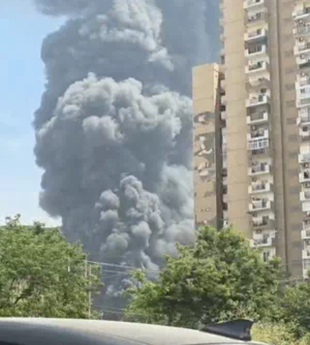 गाजियाबाद में 500 झुग्गियों में भीषण आग