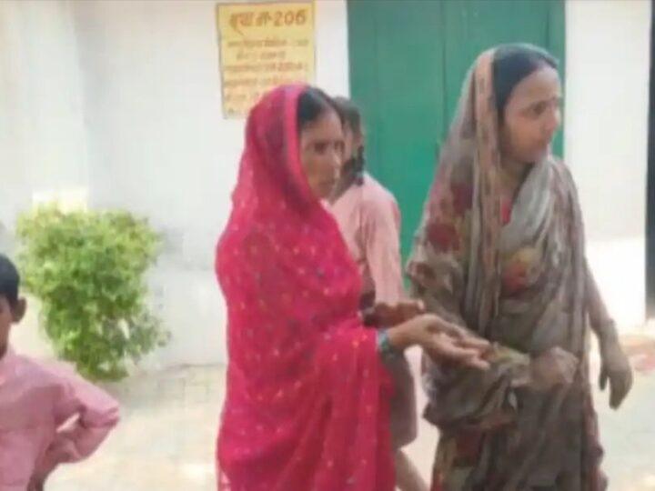 बलिया में टीकाकरण टीम पहुंची तो स्कूल में मची अफरा-तफरी, अफवाह से भड़का हंगामा