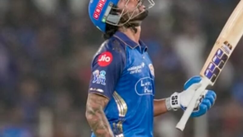 लगातार 4 हार के बाद मुंबई की दमदार वापसी, गुजरात को 99 रन से हराया