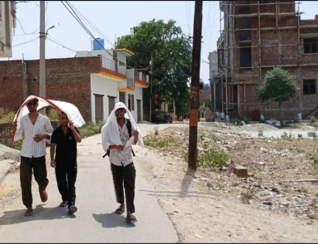 वाराणसी में भीषण गर्मी का कहर: 42.2°C पर पहुंचा पारा, घाट और बाजार सूने