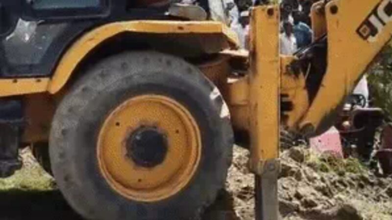 ट्रैक्टर-ट्रॉली पलटने से 5 की मौत, 15 घायल