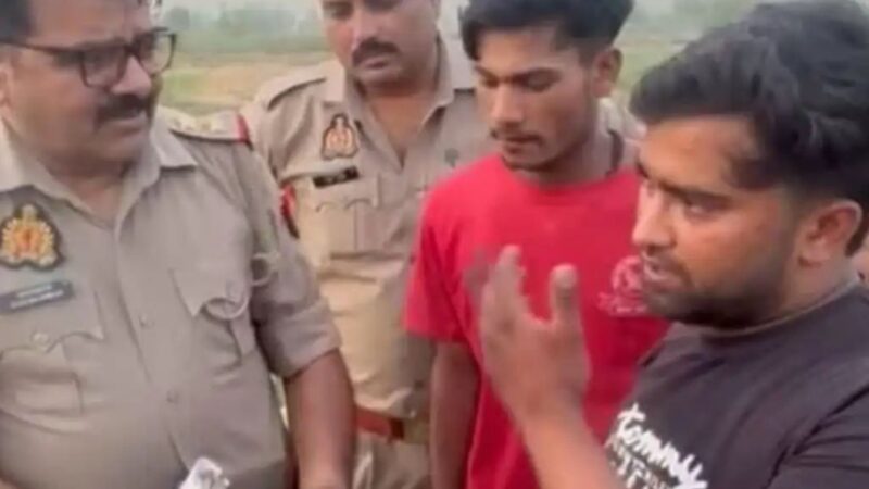 हाईवे पर आधा किलोमीटर तक बिखरे नोट, पुलिस ने चार लाख रुपये किए बरामद