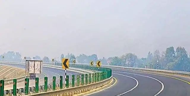 रिकॉर्ड समय में तैयार गंगा एक्सप्रेसवे, 12 जिलों को सीधी कनेक्टिविटी; यूपी को मिलेगी नई रफ्तार