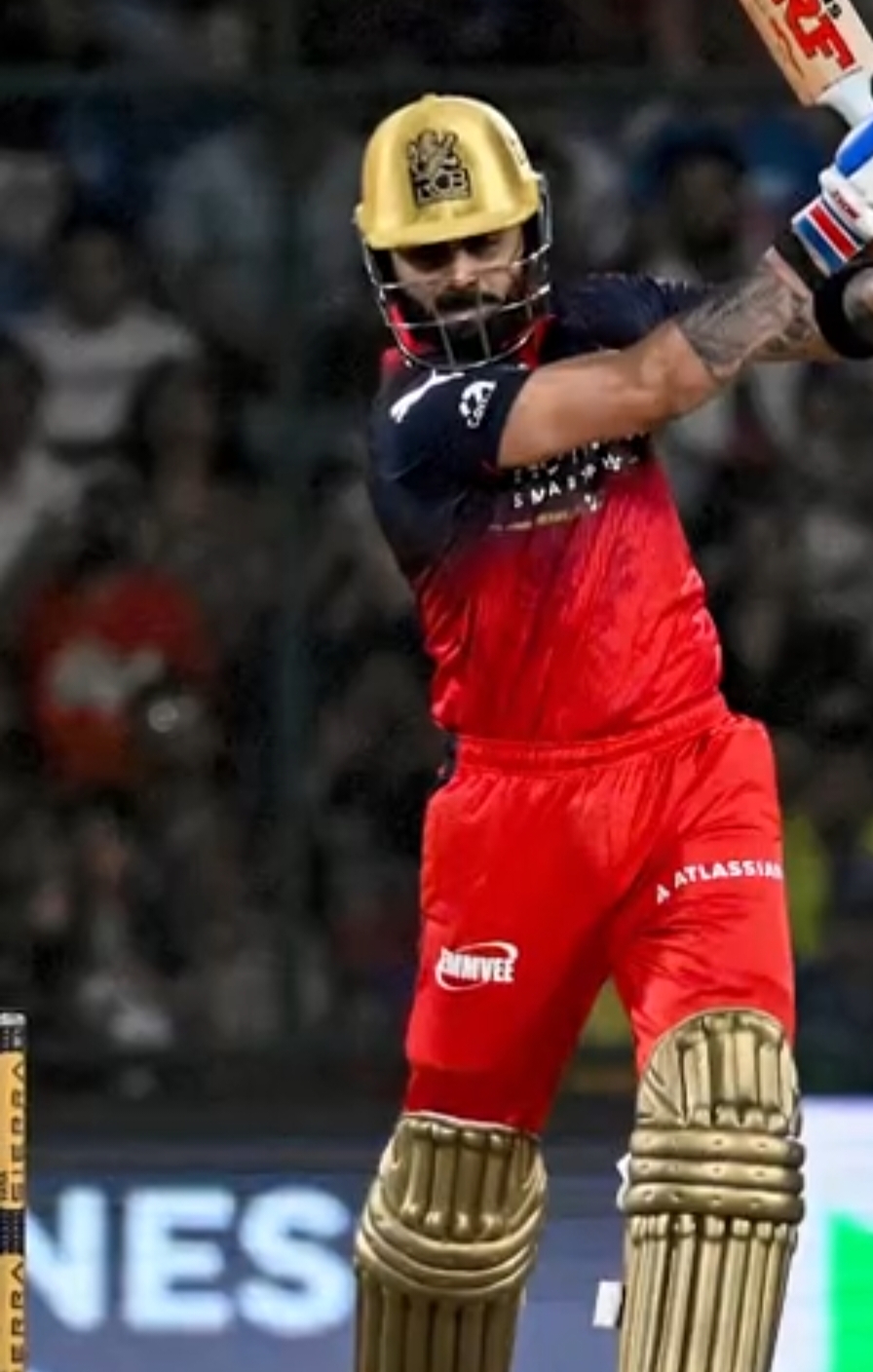 बेंगलुरु की धमाकेदार जीत, दिल्ली 9 विकेट से पराजित; कोहली ने रचा इतिहास