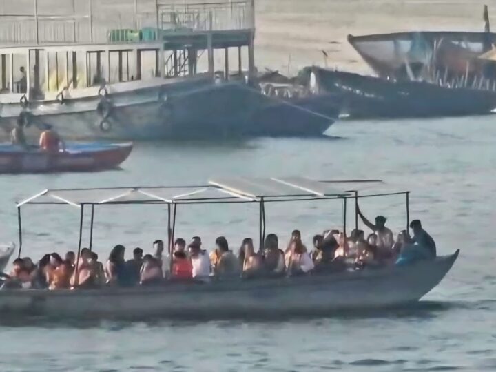 जनवार्ता की खबर के बाद पुलिस हुई सक्रिय:लाइफ जैकेट अनिवार्यता पर सख्ती, मीरघाट पर 13 नाविकों पर मुकदमा, 3 नावें सीज