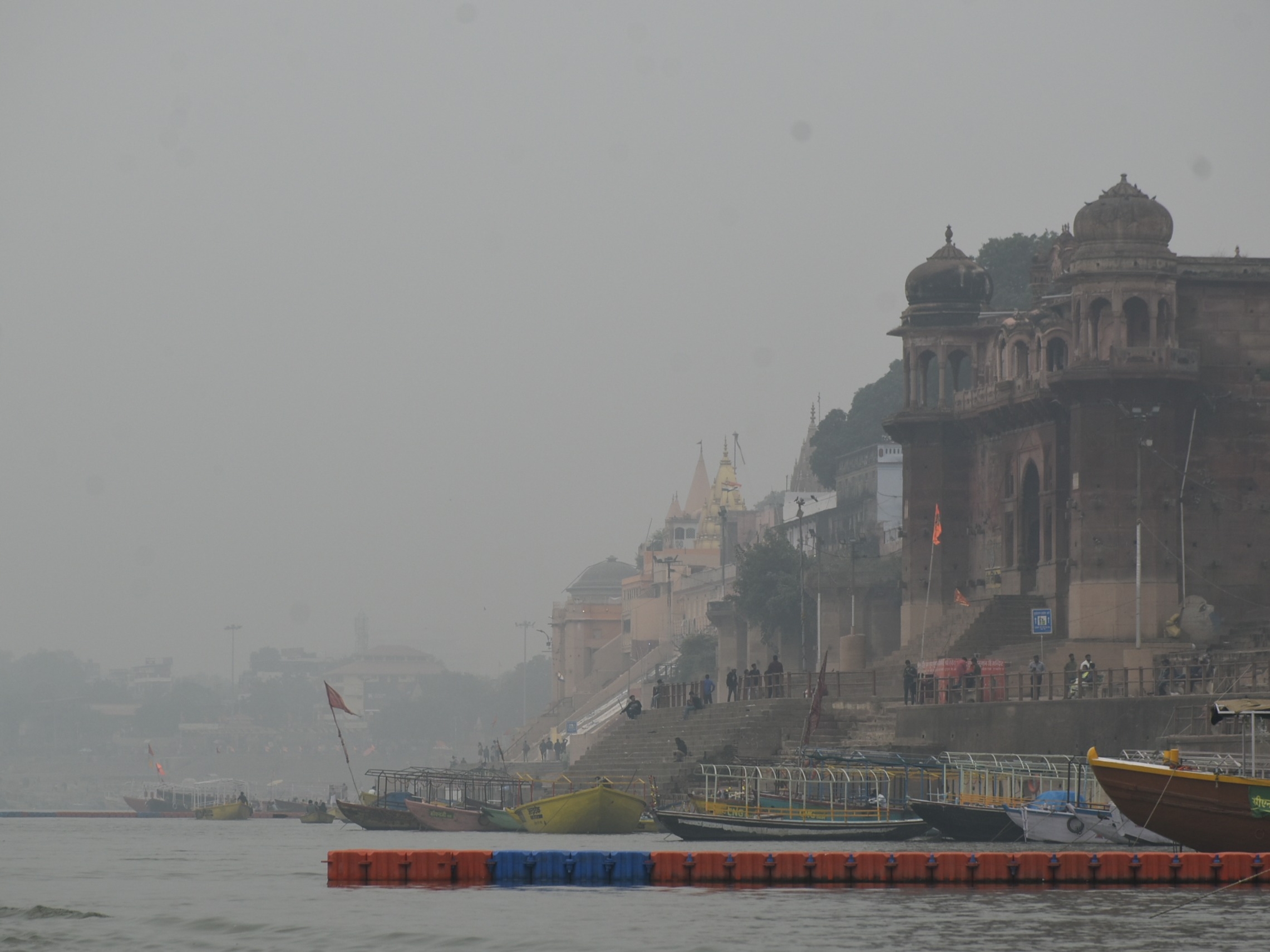 वाराणसी में तपिश बरकरार: 40 डिग्री के पार पारा