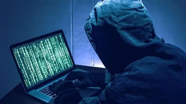 नकली सामान से एपल-सैमसंग के महंगे गैजेट्स बदले, 52 फर्जी अकाउंट से 1.79 करोड़ की धोखाधड़ी