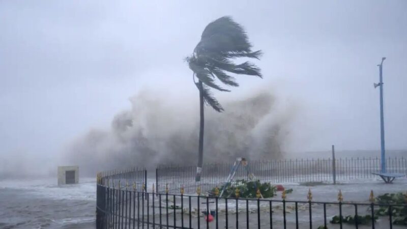 मौसम का डबल अटैक—कहीं आंधी-बारिश का अलर्ट, तो कहीं लू से हाल बेहाल