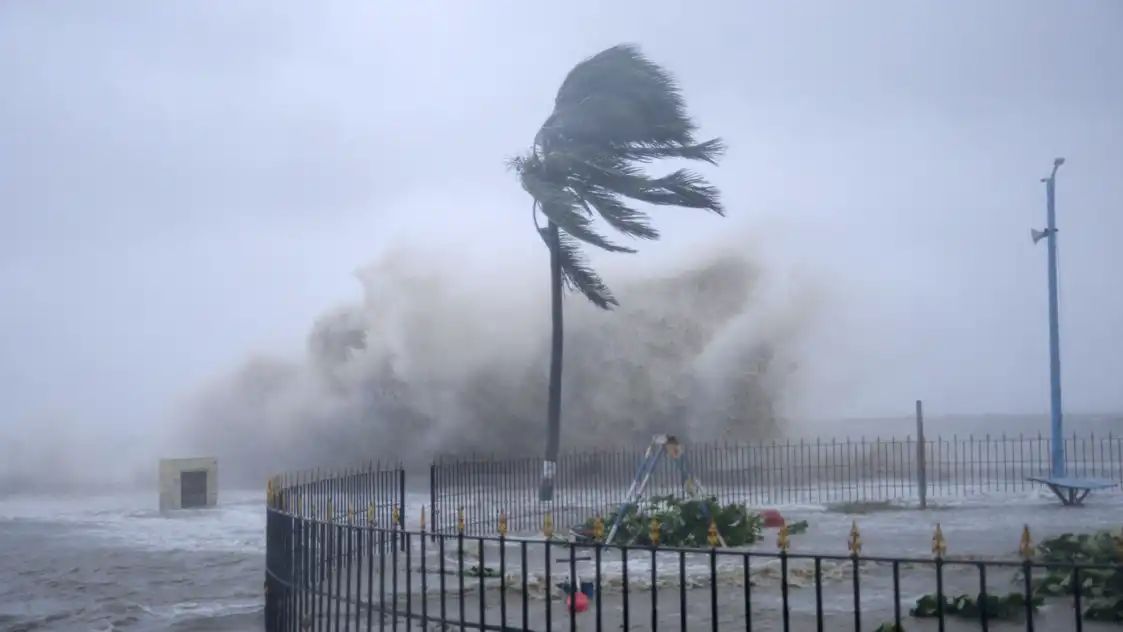 मौसम का डबल अटैक—कहीं आंधी-बारिश का अलर्ट, तो कहीं लू से हाल बेहाल