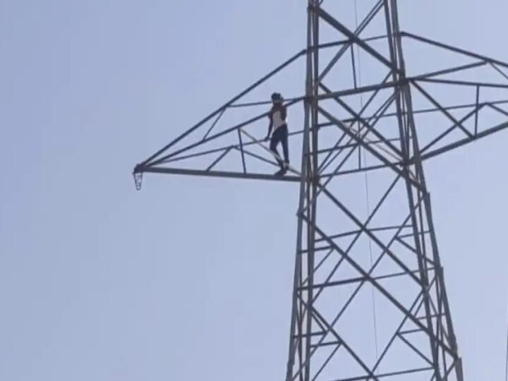 बलिया में 8 दिन में तीसरी घटना: प्रेमिका से शादी की जिद में युवक चढ़ा बिजली टावर