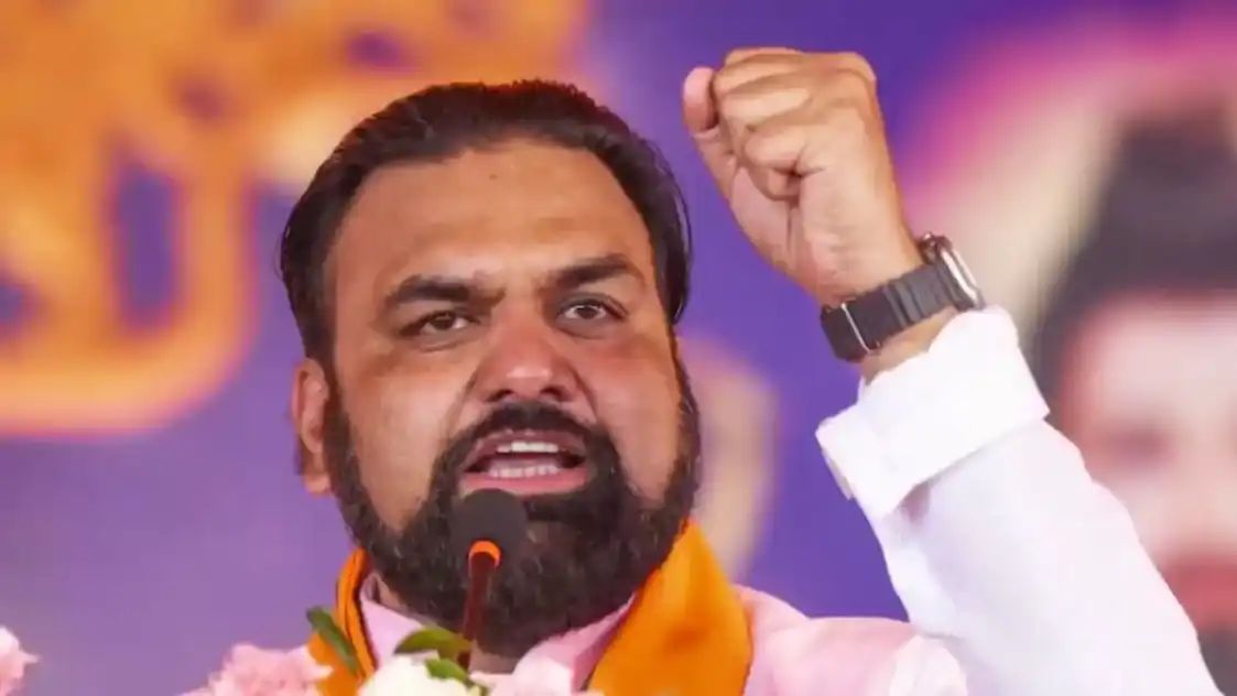 बिहार में सरकारी कर्मचारियों पर सख्ती: देर से पहुंचे तो कटेगा वेतन, नौकरी पर भी संकट