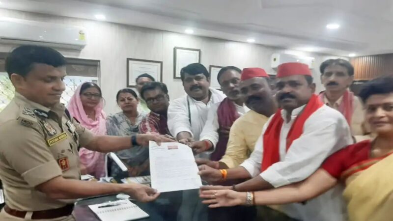 निशा विश्वकर्मा हत्याकांड में कार्रवाई की मांग, सपा नेताओं ने एडीजी को सौंपा ज्ञापन