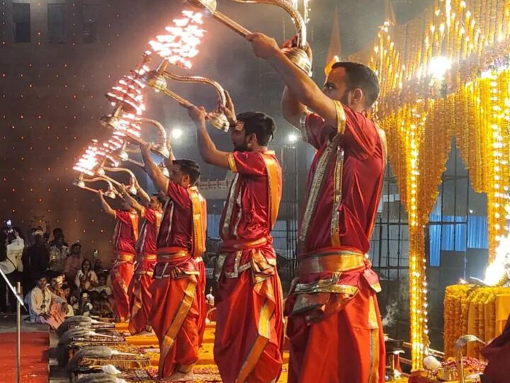 गंगा सप्तमी पर काशी में आस्था का सैलाब, घाटों पर भव्य गंगा आरती और षोडशोपचार पूजन