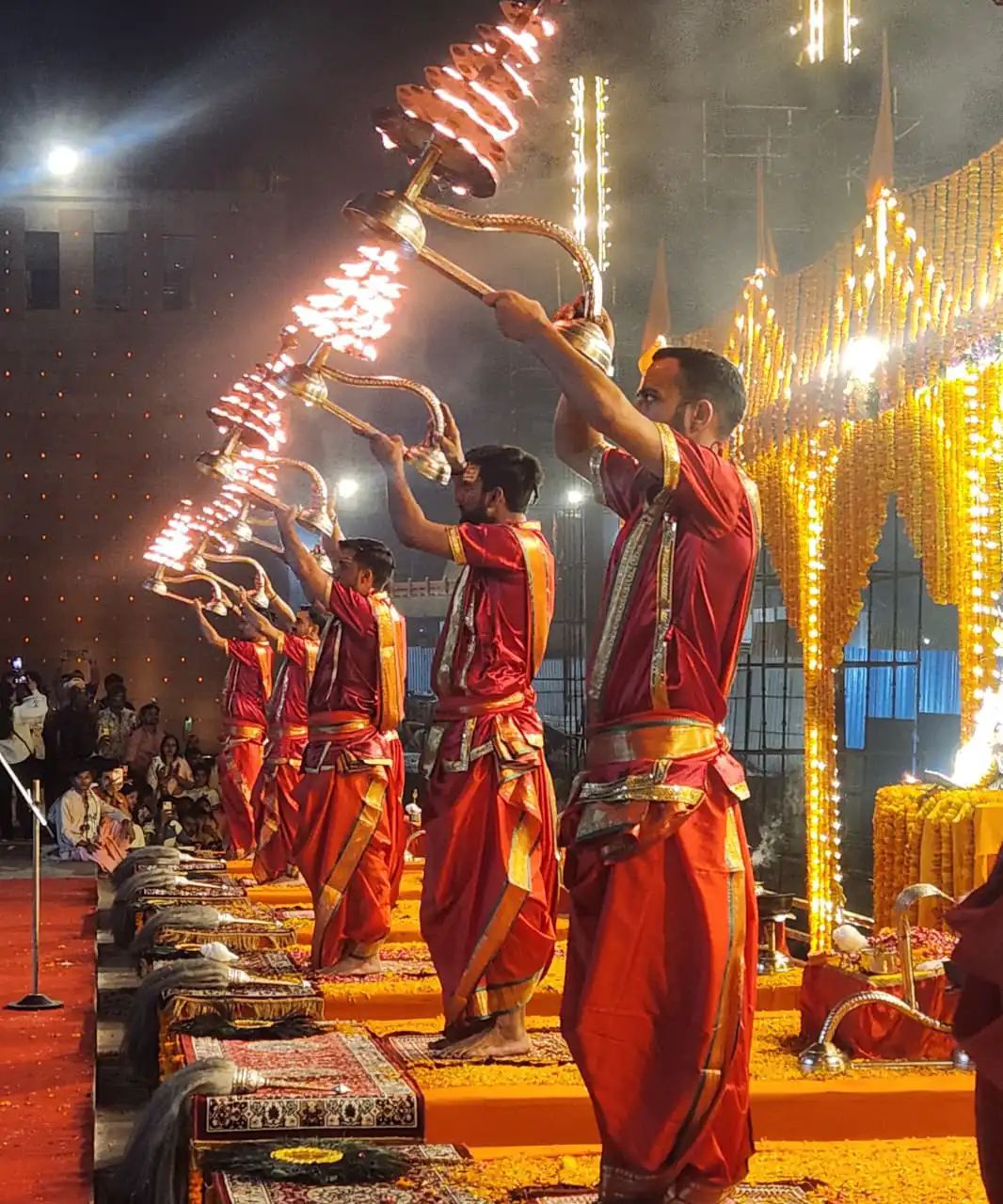 गंगा सप्तमी पर काशी में आस्था का सैलाब, घाटों पर भव्य गंगा आरती और षोडशोपचार पूजन