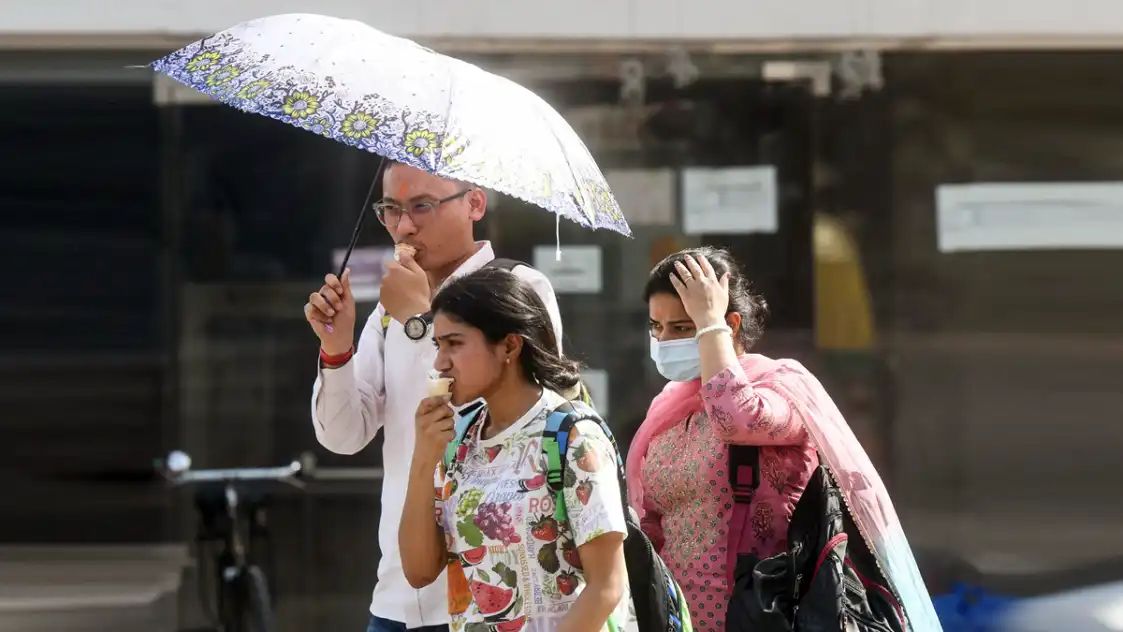 उत्तर भारत में भीषण गर्मी का प्रकोप, 10 राज्यों में लू का अलर्ट