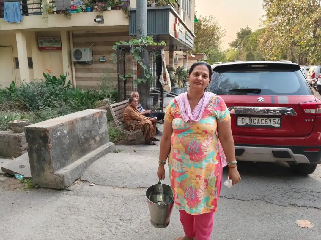 द्वारका में गहराया जल संकट, 15 दिनों से बूंद-बूंद पानी को तरसे लोग