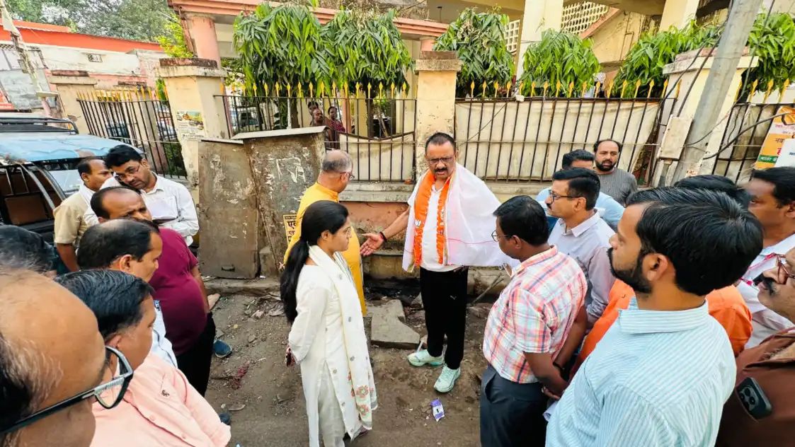 प्रधानमंत्री मोदी के दौरे से पहले काशी में सफाई व प्रशासनिक कामों की रफ्तार तेज