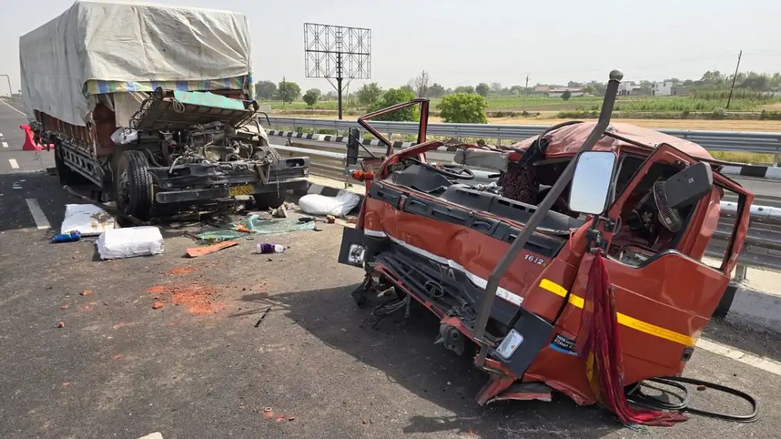 दिल्ली–देहरादून हाईवे पर भीषण हादसा, कैंटर चालक की मौत