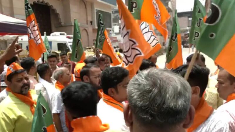 दुल्हन की तरह सजी काशी, पीएम मोदी के दौरे से पहले भव्य तैयारियां