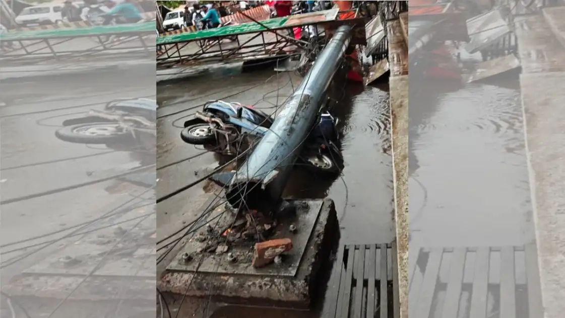आंधी-पानी से वाराणसी बेहाल: लहुराबीर में संकेतक गिरा, सड़कें जाम