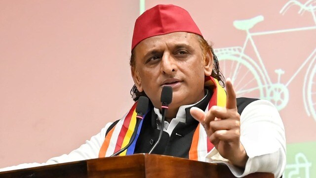 2027 चुनाव में सीएम योगी नहीं होंगे भाजपा का चेहरा, पूर्व सीएम अखिलेश यादव के दावे ने मचाई खलबली*