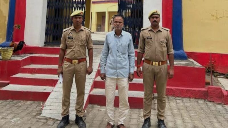 बलिया : चॉकलेट का लालच देकर प्रिंसिपल ने मासूम से  स्कूल के बाथरूम की गंदी हरकत