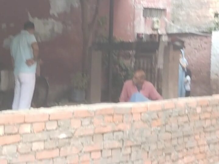 हुकुलगंज कुआं विवाद: वार्ता के बीच चलता रहा निर्माण, पुलिस ने रुकवाया काम