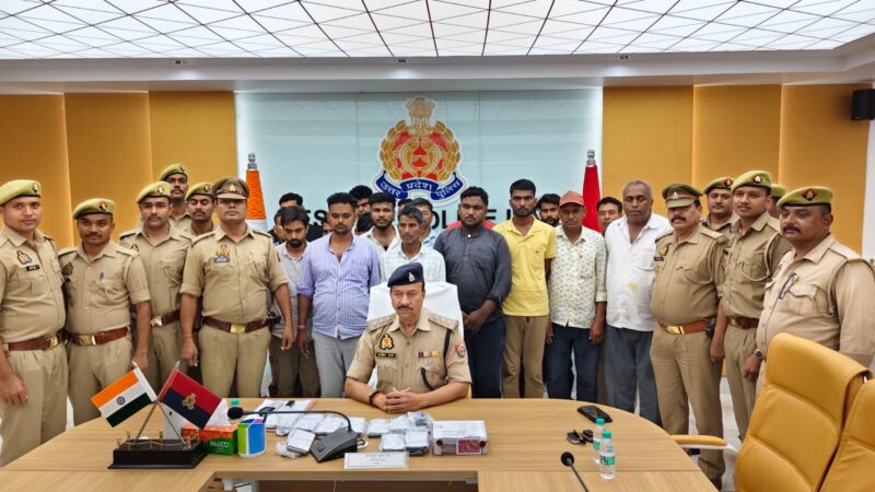 बैट्री की रोशनी में सजती थी लाखों की बाजी, म्योरपुर पुलिस के धावे में अंतरराज्यीय जुआ गिरोह धराशायी