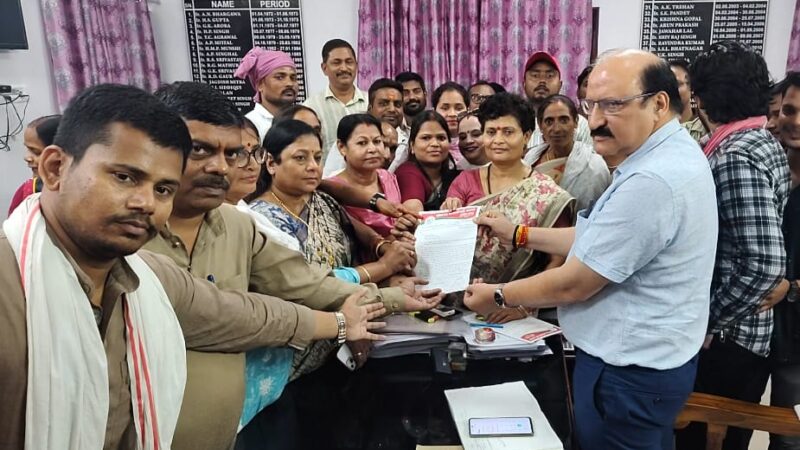 स्मार्ट मीटर से जनता को लूटने के विरोध में सपा महिला सभा का एमडी कार्यालय पर जोरदार प्रदर्शन