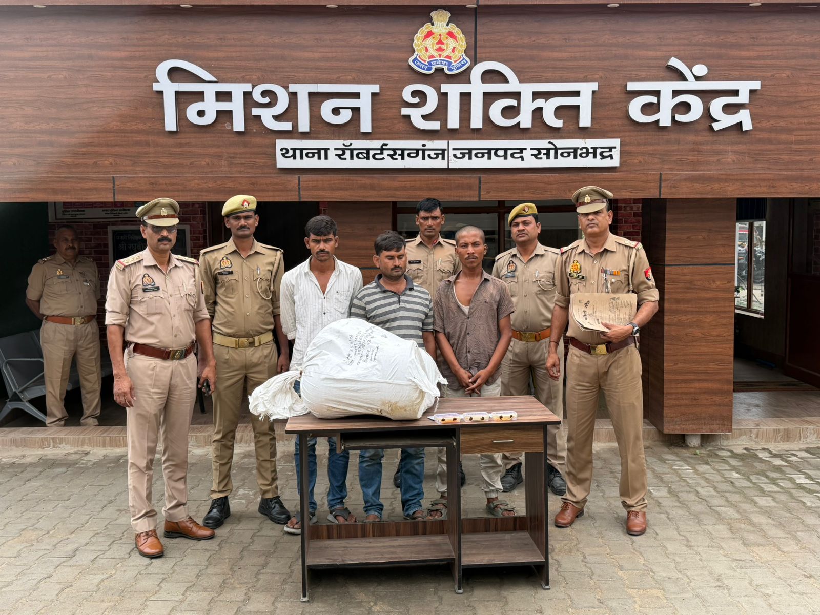 घर में घुसकर चोरी करने वाले गिरोह का भंडाफोड़, तीन शातिर गिरफ्तार