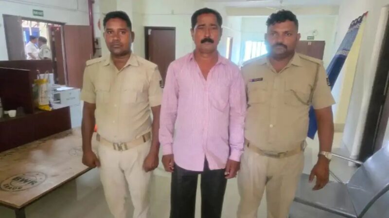 भाई की पत्नी को छेड़ता था जेठ
