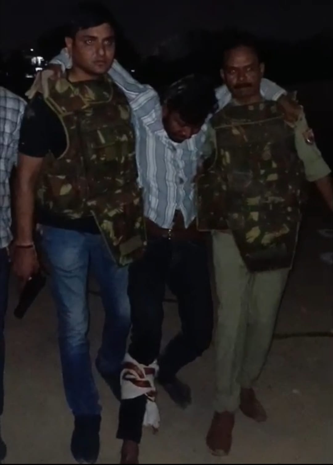 शिवपुर : पुलिस मुठभेड़ में चेन स्नैचर को लगी गोली