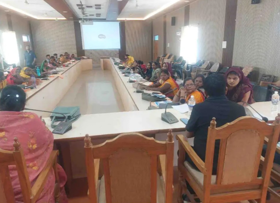 ग्रामीण पेयजल योजना को लेकर सेवापुरी में प्रशिक्षण