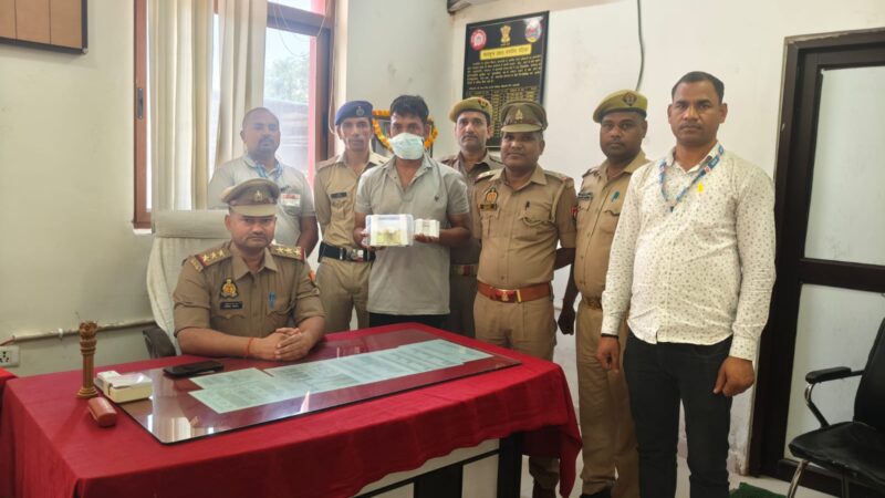 जीआरपी कैंट : अंतरराज्यीय चोर गिरोह के सदस्य को किया गिरफ्तार, नगदी व जेवर बरामद