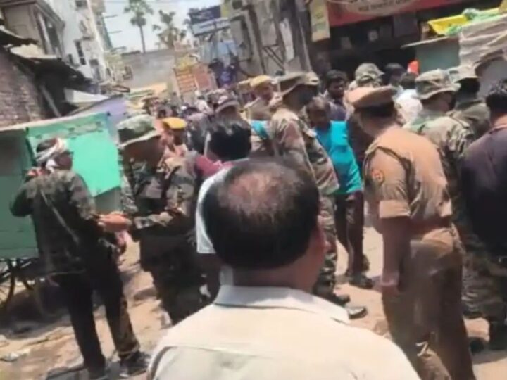 वाराणसी कैंट रेलवे स्टेशन का प्रवेश द्वार अवैध अतिक्रमण मुक्त