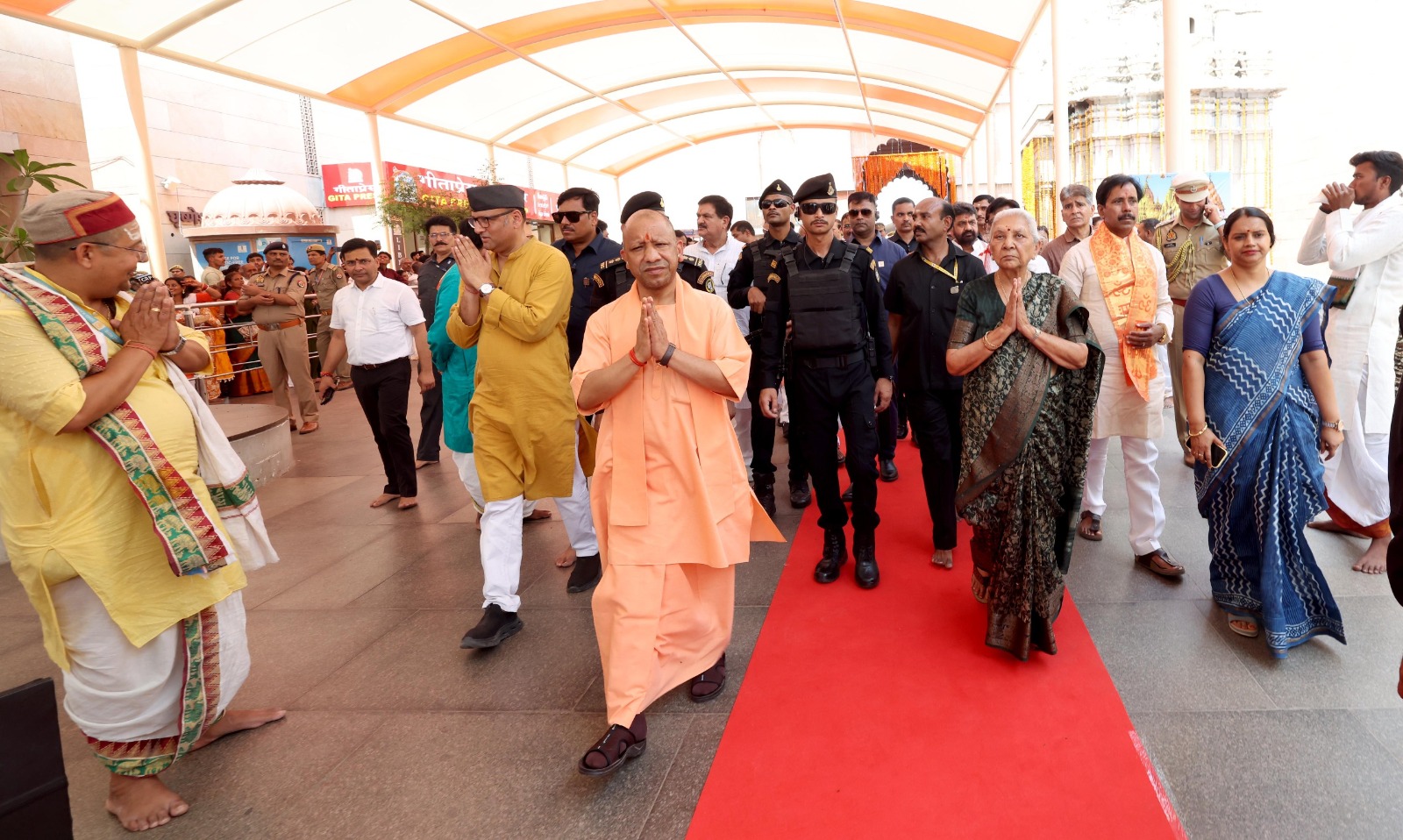 राज्यपाल और मुख्यमंत्री ने काशी में किया सोमनाथ स्वाभिमान पर्व का शुभारंभ